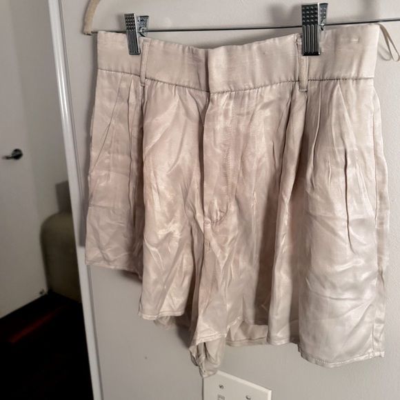 ZARA satin effect pleated shorts - Picture 6 of 7